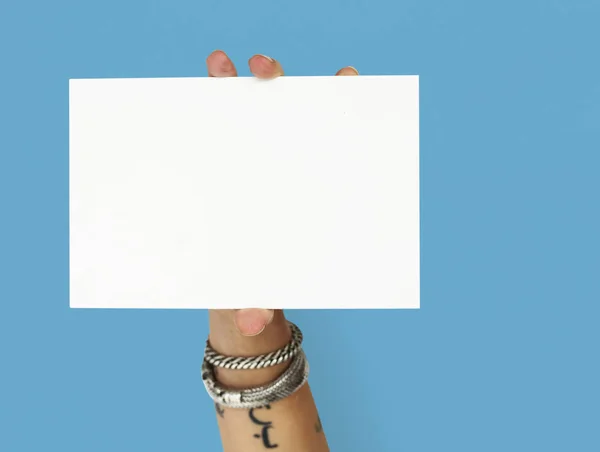 Hand holding blank card — Stock Photo, Image