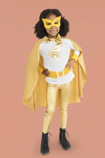 Menina vestindo traje de super-herói — Fotografia de Stock