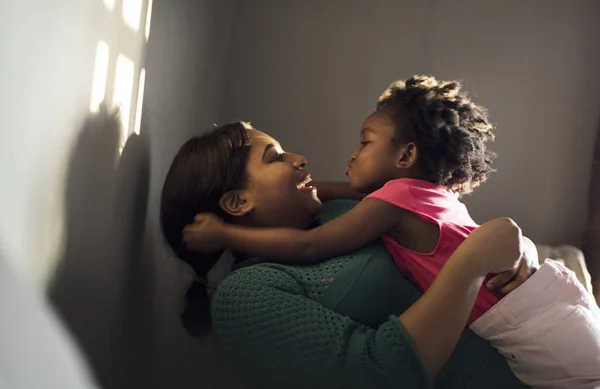 Mère passe du temps avec sa fille — Photo