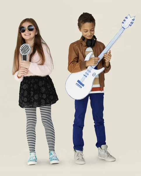 Niños Músicos Cantante y guitarrista — Foto de Stock