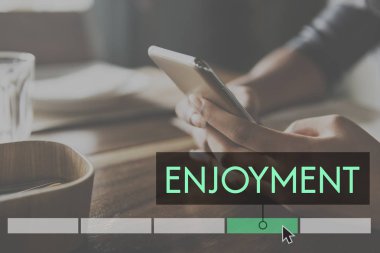 Akıllı telefon kullanan kişi