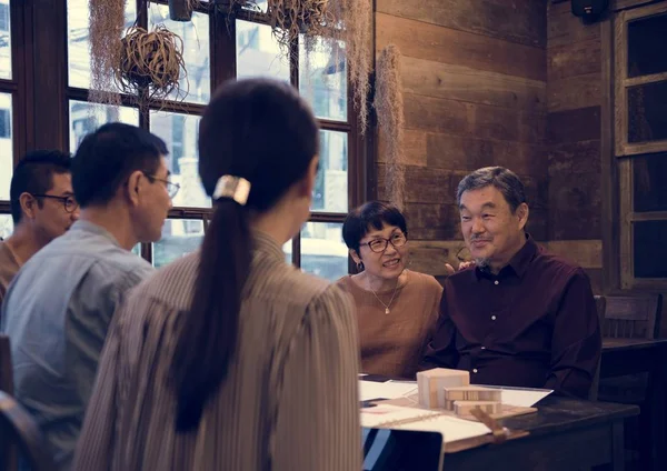 Gente de negocios en reunión — Foto de Stock