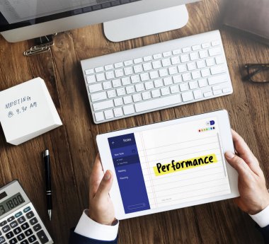 Dijital tablet holding kişi eller