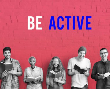 Kitaplar çok ırklı öğrencilerle