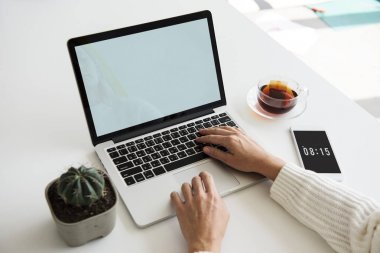 Çalışma alanı tablosu dizüstü bilgisayar