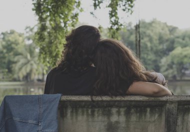 Lezbiyen çift birlikte açık havada kavramı