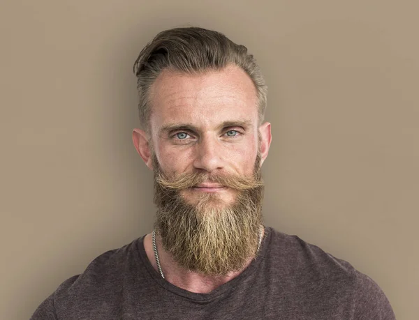 Yakışıklı sakallı hippi adam — Stok fotoğraf