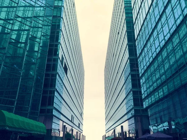 Moderní obchodní sklo budov — Stock fotografie