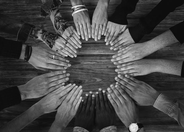 Diversidade Pessoas Mãos Juntas — Fotografia de Stock