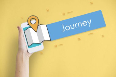 Akıllı telefon tutan kadın