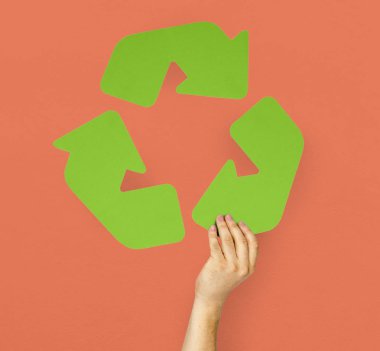 El işareti geri dönüşüm tutarak