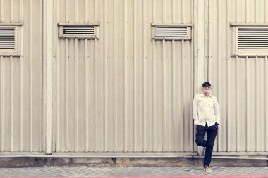 Komuta sizde açık havada poz 