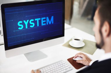 bilgisayarla çalışma iş adamı