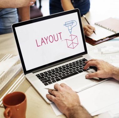 insan eli dizüstü bilgisayar kullanarak 