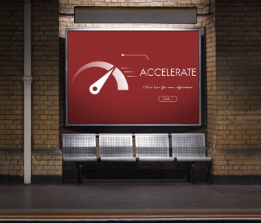 Metro istasyonunda gösterilen reklam banner