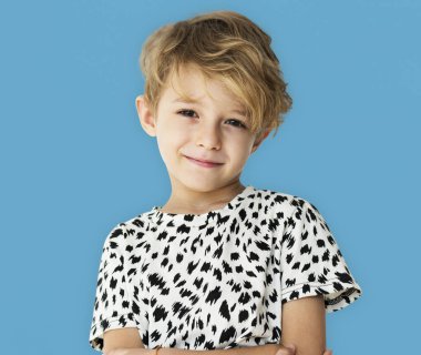 sevimli sarışın küçük çocuk