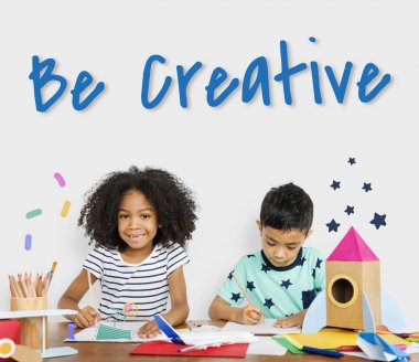 kağıt üzerine çizim çocuklar