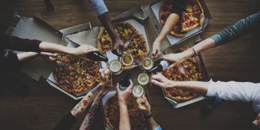 Dilim Pizza kapma eller 