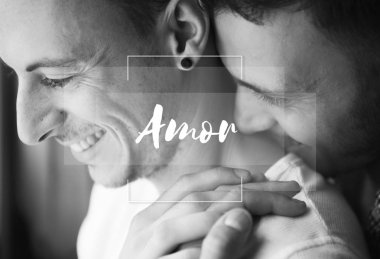 Genç mutlu eşcinsel çift