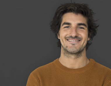 Studio yakışıklı adam