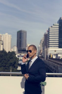 Evet yakışıklı işadamı