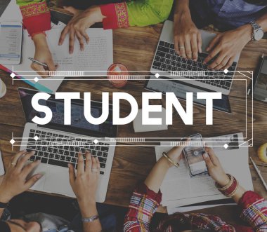 dizüstü bilgisayarlar ve dizüstü bilgisayarlar insanların Üstten Görünüm