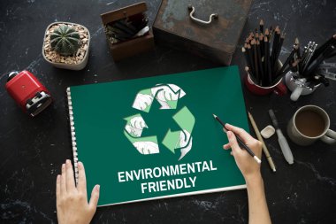 yaratıcı sanatçı eller çizim