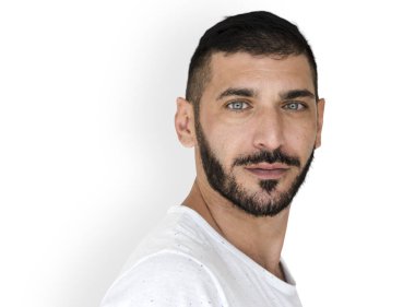 Orta Doğu adam kameraya bakan