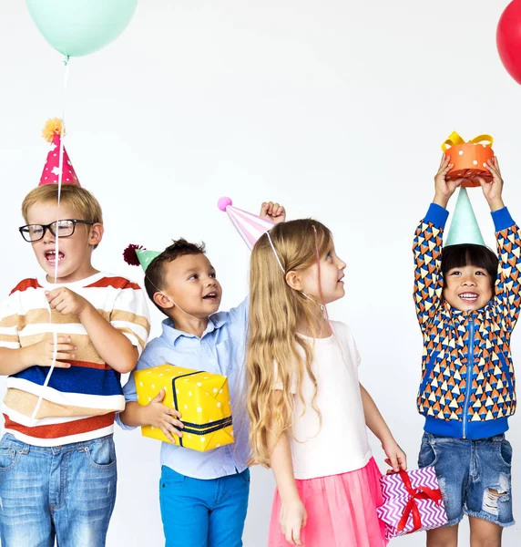 Adoráveis crianças fazendo festa — Fotografia de Stock