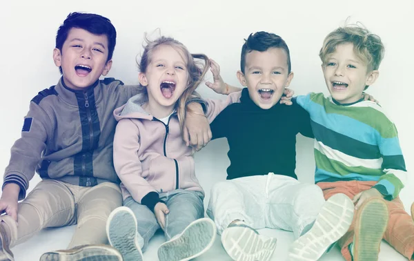 School Frinds sitting on the floor — Stock Photo, Image