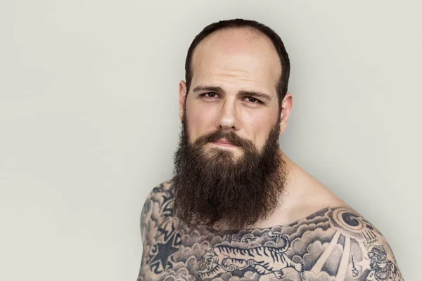 Férfi szakáll és tetoválás — Stock Fotó