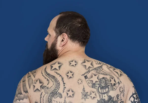 Man met tattoo op rug — Stockfoto