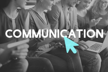 farklı aygıtlar kullanan kişiler