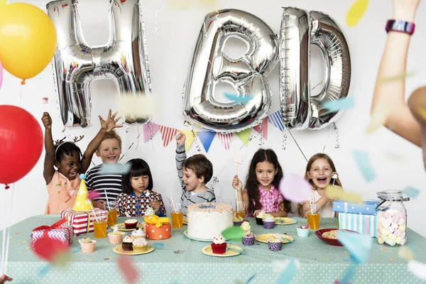 子供の誕生日パーティー — ストック写真