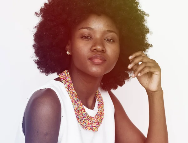 Afrikaanse vrouw in de studio — Stockfoto