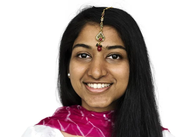 Joven adulto indio étnico mujer — Foto de Stock