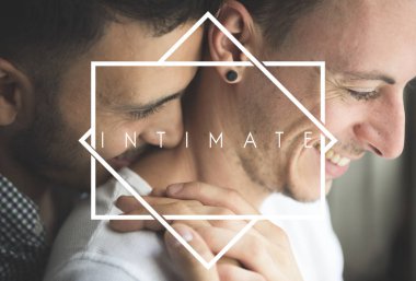 Genç mutlu eşcinsel çift