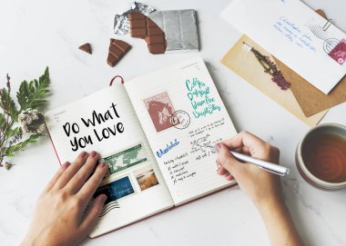  not defterinde çizim kadın