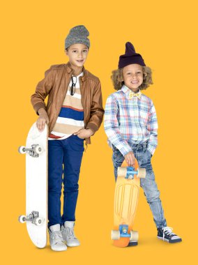 Kaykaylar oğlanlarla yatmaktan 