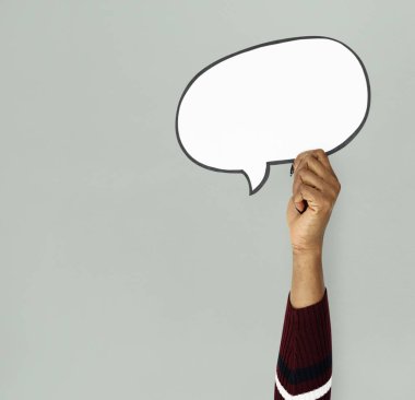 konuşma balonu tutan el