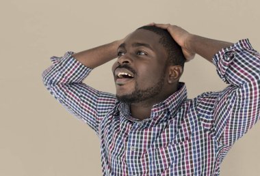 siyah elbise erkek genç hayran