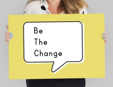 kadın holding tasarlamak