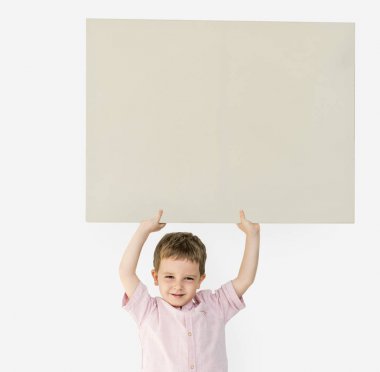 küçük çocuk reklam billboard holding