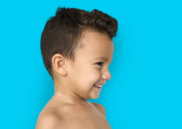 Menino com peito nu no estúdio — Fotografia de Stock