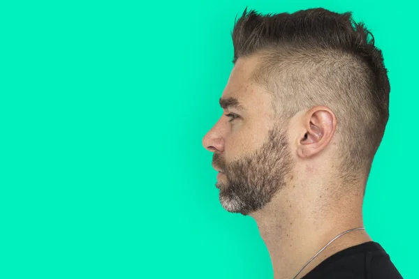 Homem com penteado elegante e barba — Fotografia de Stock