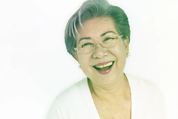 Senior lachende vrouw — Stockfoto