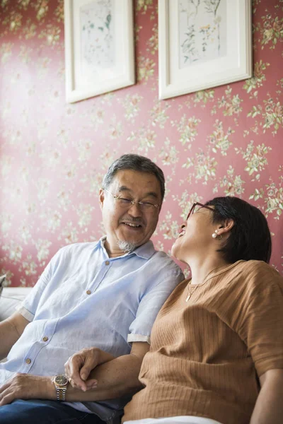 Pareja enamorada pasando tiempo juntos — Foto de Stock