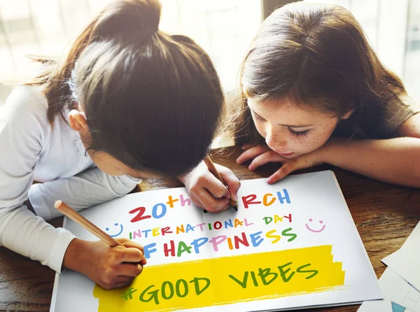 Two little girls drawing — Stock Photo, Image