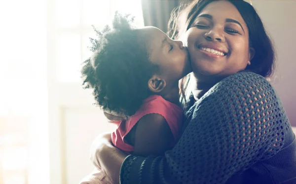 Mãe passar tempo com a filha — Fotografia de Stock