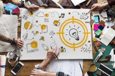 masada çalışan insanlar